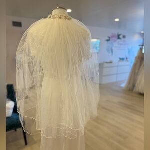 Vintage headband Elegant White Bridal Veil